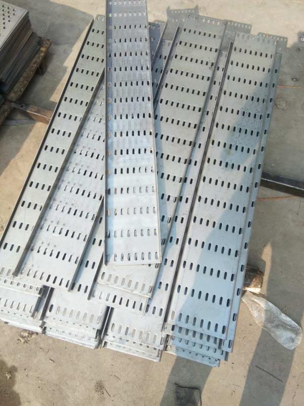 不銹鋼沖孔排水板 景區(qū)排水蓋板