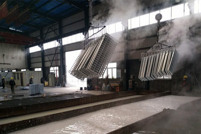 正在熱鍍鋅的鋼格柵